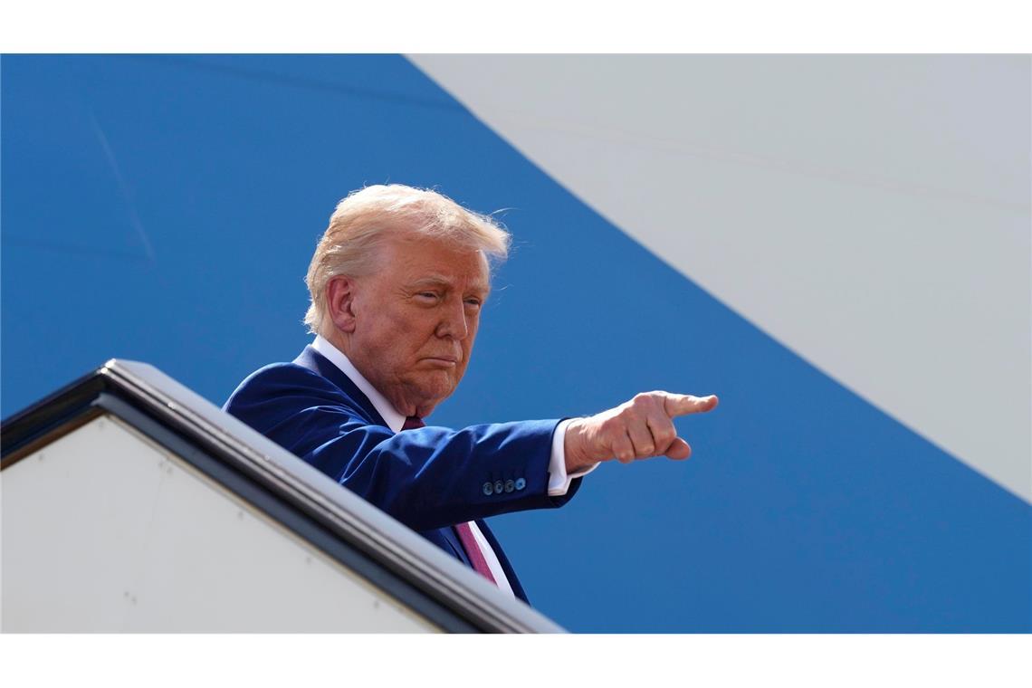 Trump beleidigt Taylor Swift: "nicht mehr "hot"" US-Präsident Trump ist noch immer nicht gut zu sprechen auf Superstar Taylor Swift.