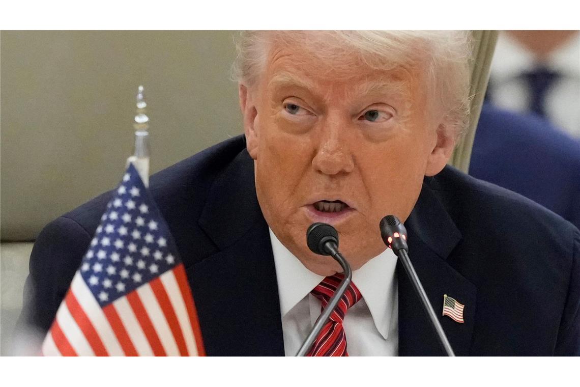 Trump ermuntert Syrien zur Anerkennung Israels US-Präsident Trump präsentiert sich beim Thema der israelisch-arabischen Beziehungen als Friedensstifter.