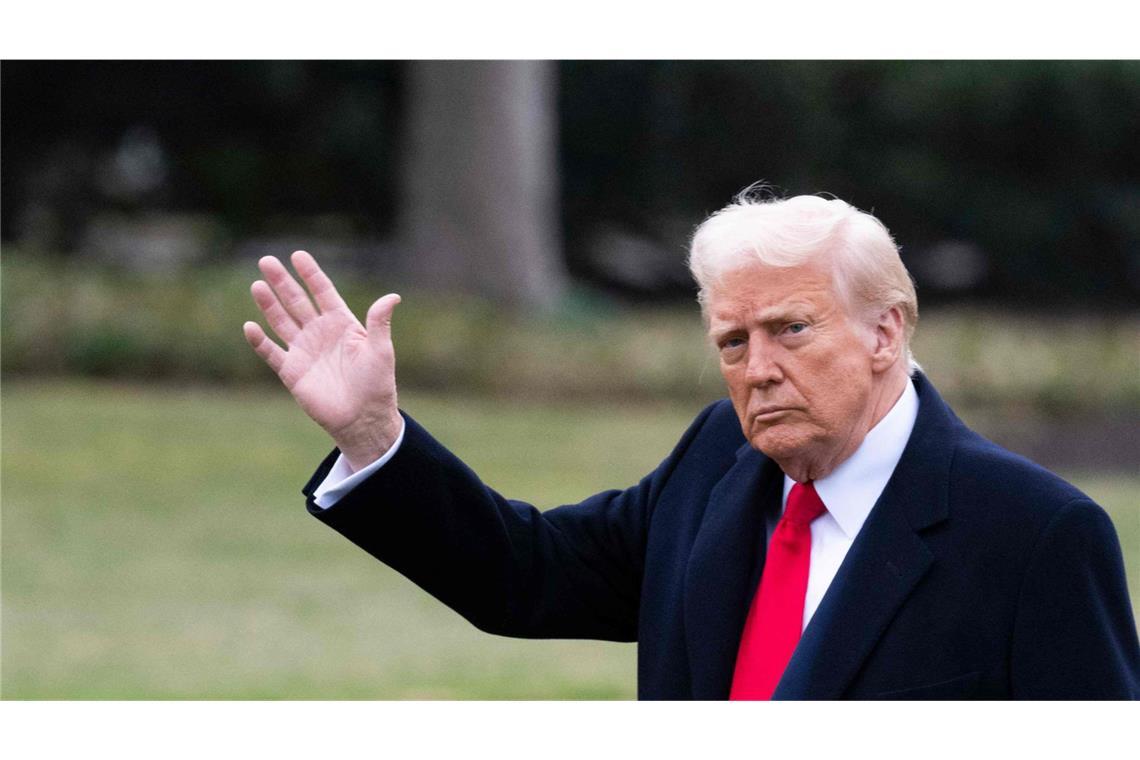 Trump beruft sich für Abschiebungen auf uraltes Kriegszeiten-Gesetz US-Präsident Trump setzt sich für mehr Abschiebungen ein. (Archivbild)
