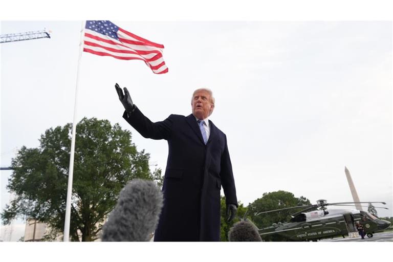 US-Präsident Trump: US-Präsident Donald Trump verweigert bestimmten Medien den Zutritt zum Weißen Haus. Anscheindend auch, nachdem ein Bundesrichter dies verboten hatte.