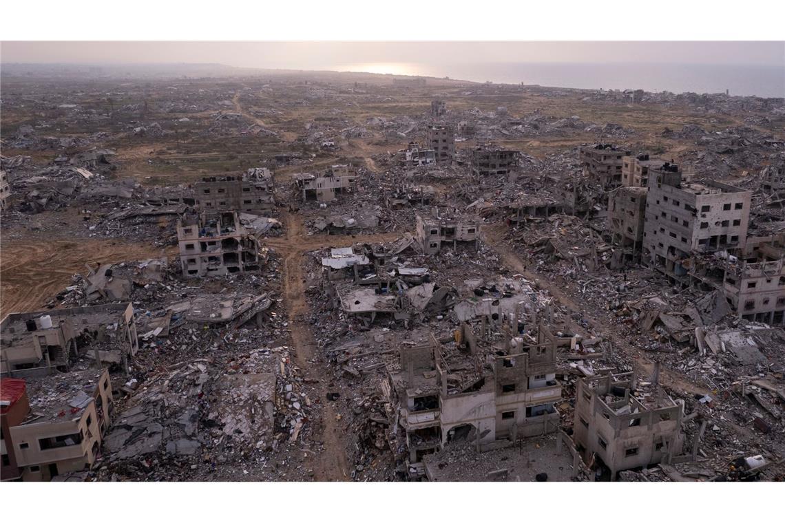 Netanjahu reist in die USA - Hält die Waffenruhe in Gaza? US-Präsident Trump vergleicht den Gazastreifen mit einer Abrissbrache. (Archivbild)