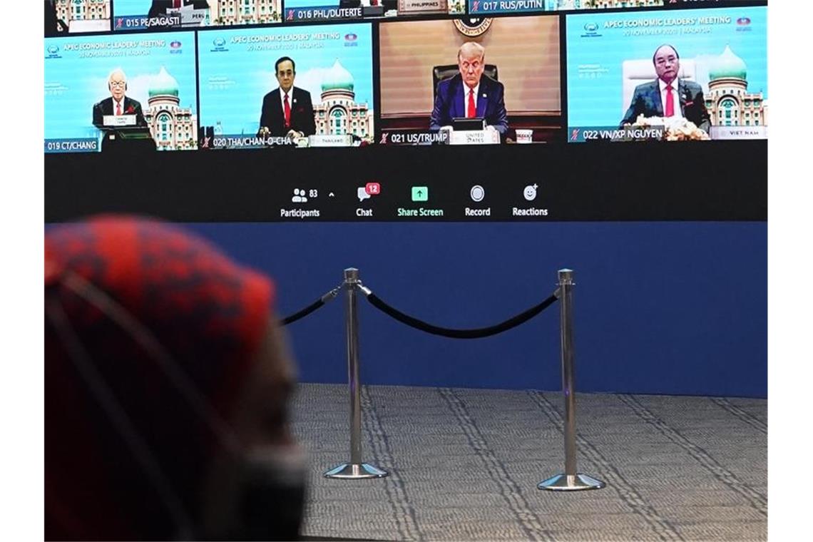 US-Präsident Trump war beim Asien-Pazifik-Gipfel per Video zugeschaltet. Foto: Vincent Thian/AP/dpa