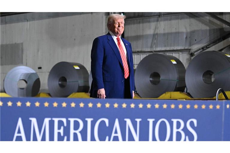 US-Präsident Trump will wieder mehr Jobs in die USA holen. Ob ihm das gelingt, indem er einen Zoll-Streit mit dem Rest der Welt vom Zaun bricht, ist eher fraglich.