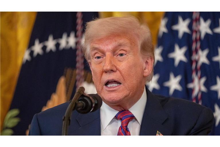US-Präsident will die Namensrückabwicklung zweier Sportteams.