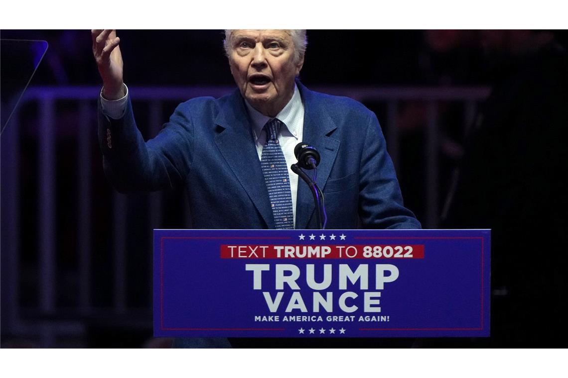 Film-Zölle: Voight legt Trump Plan für Hollywood-Reform vor US-Schauspieler Jon Voight ist einer von Donald Trumps "Botschaftern" in Hollywood. (Archivbild)