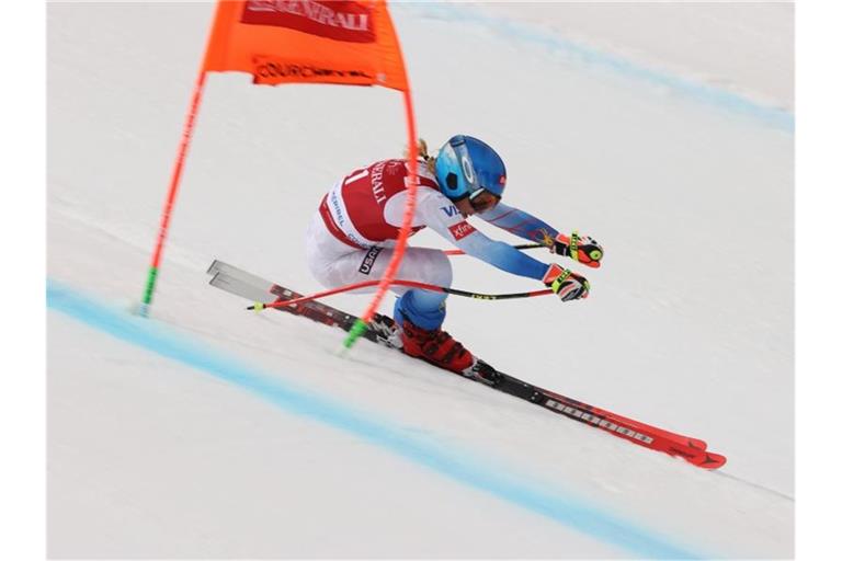 US-Ski-Star Mikaela Shiffrin gewann zum vierten Mal den Gesamtweltcup. Foto: Alessandro Trovati/AP/dpa
