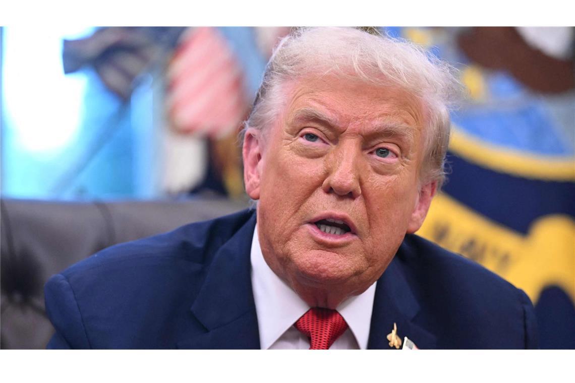 Trump droht US-Städten mit dem Entzug ihrer WM-Gastgeberrolle US-Städte, die „auch nur ein bisschen gefährlich“ sind, könnten laut Trump ihre Gastgeberrolle für die Fußball-WM 2026 und Olympia 2026 verlieren. (Archivbild)