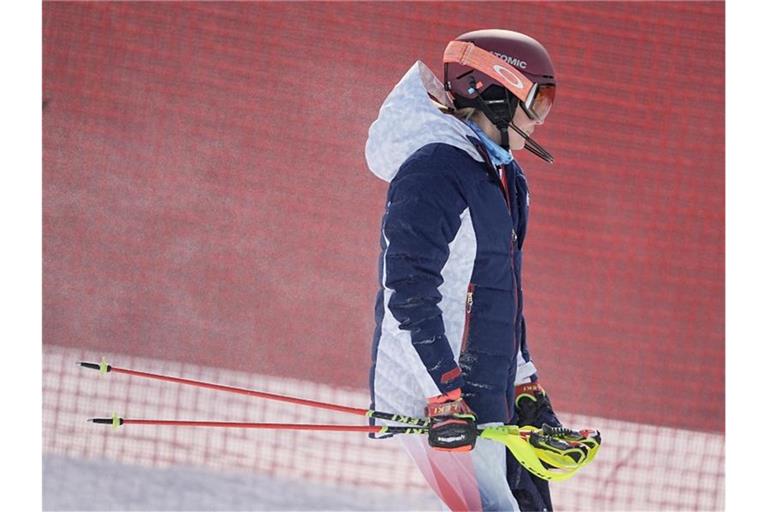 US-Star Mikaela Shiffrin wird im Super-G an den Start geht. Foto: Michael Kappeler/dpa
