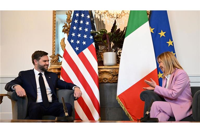 US-Vize JD Vance beim Treffen mit Italiens MInisterpräsidentin Giorgia Meloni.