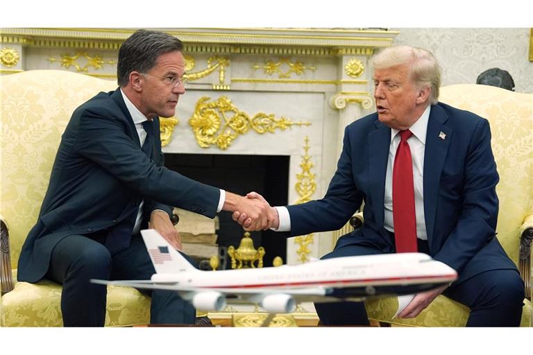 USA und Nato sprechen über Waffendeal.
