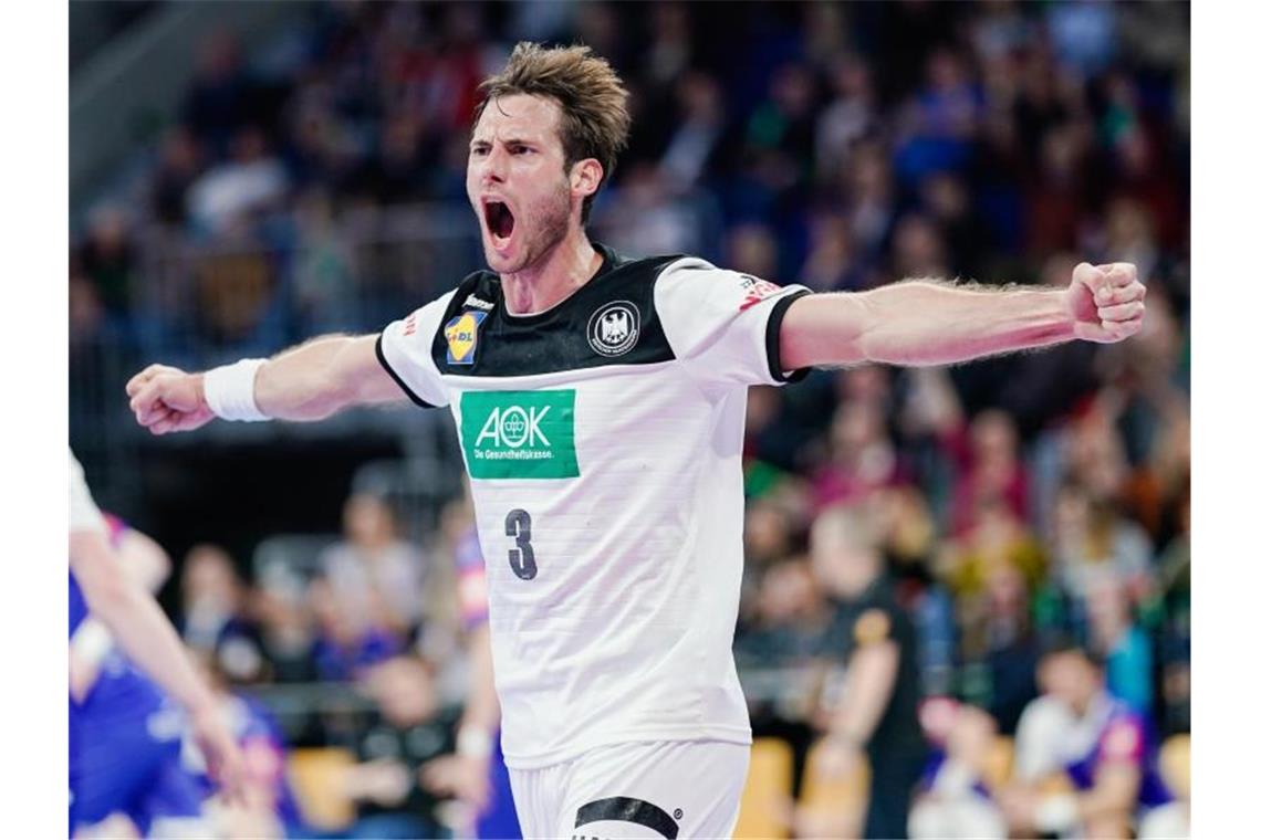 Dank Wolff & Rückkehrer Bitter: Handballer schon in EM-Form Uwe Gensheimer erzielte vier Treffer gegen Island. Foto: Uwe Anspach/dpa