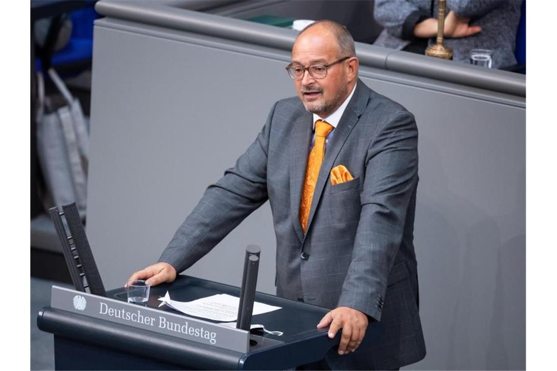 Uwe Witt verlässt die AfD, will sein Mandat aber weiter ausüben. Foto: Bernd von Jutrczenka/dpa