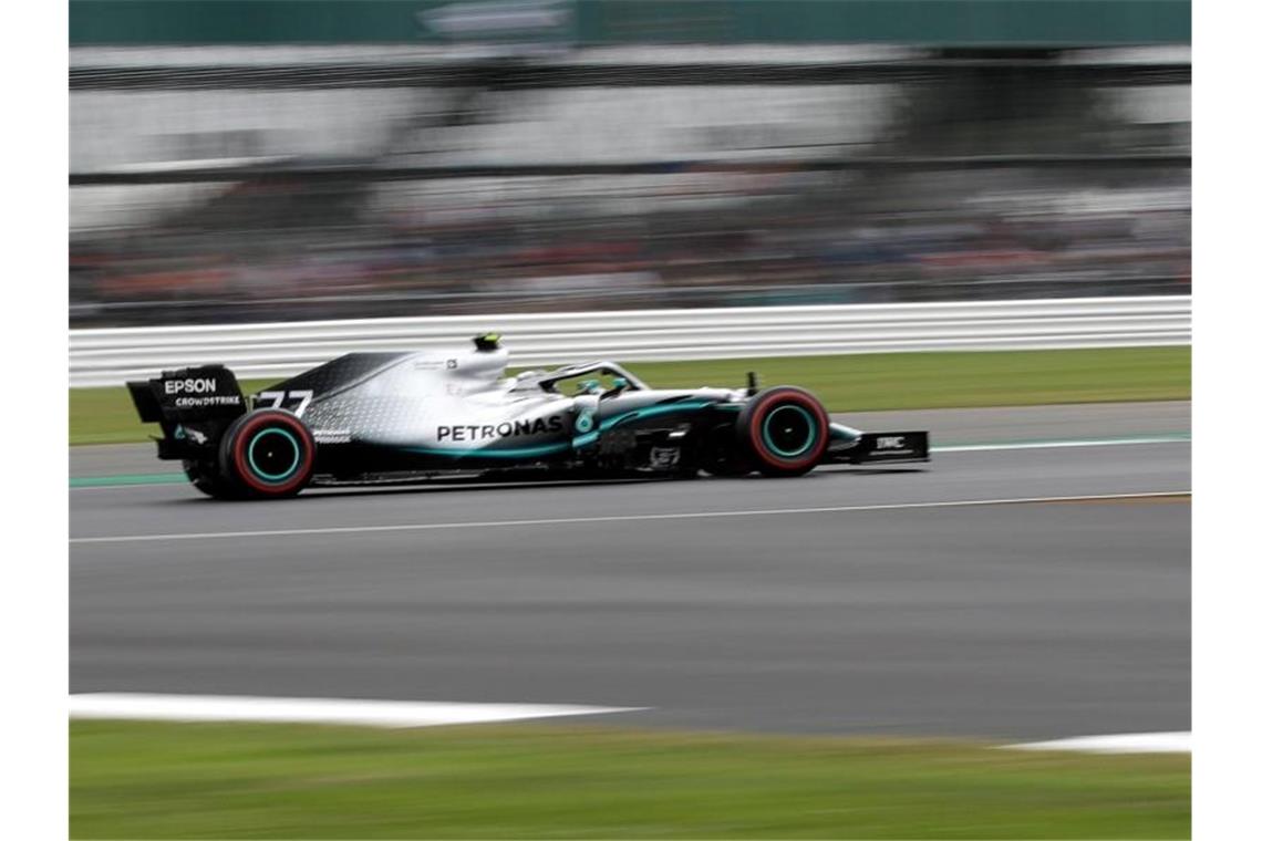 Vettel mit nächstem Dämpfer: „Speed hat gefehlt“ Valtteri Bottas fuhr im Qualifying die schnellste Runde. Foto: Luca Bruno/AP