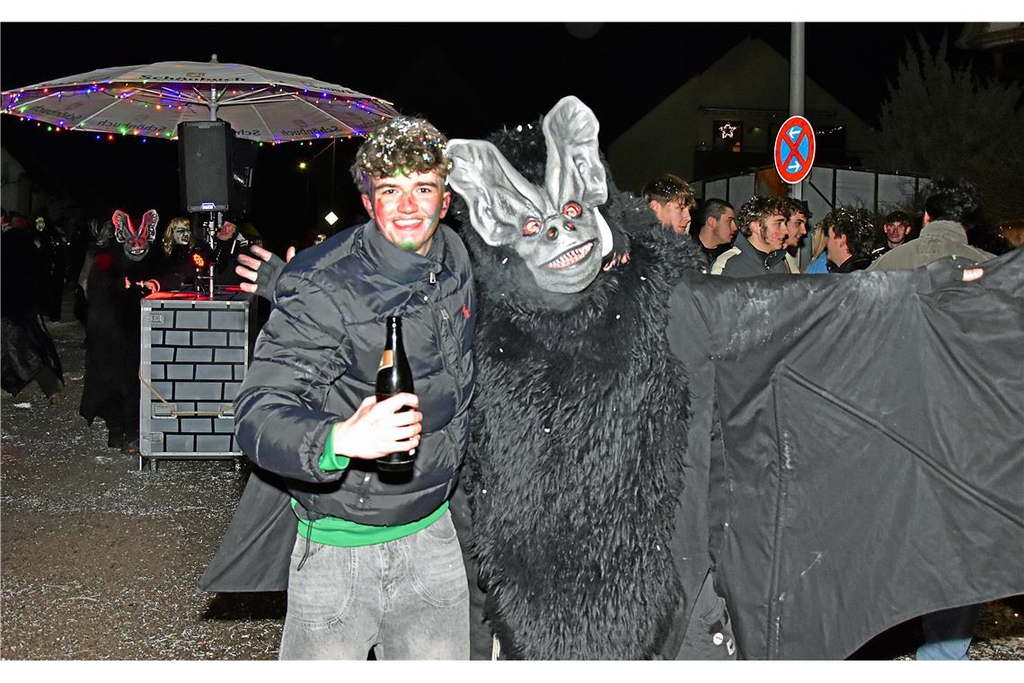 Vampirgefahr. Die schaurigen Bluadschlotzer aus Böblingen. Nachtumzug der Schbia...