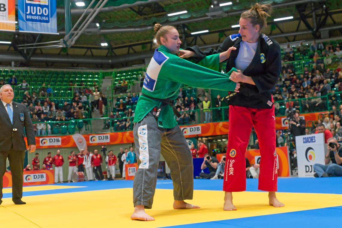 Die Judofrauen der TSG Backnang um Anna-Maria Wagner sind Deutscher Meister Verabschiedet sich mit der sechsten deutschen Mannschaftsmeisterschaft mit der TSG Backnang von der Judomatte: Anna-Maria Wagner (rechts). Foto: Cedrik Strupp
