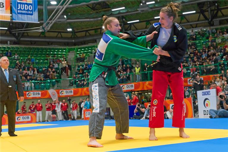 Die Judofrauen der TSG Backnang um Anna-Maria Wagner sind Deutscher Meister Verabschiedet sich mit der sechsten deutschen Mannschaftsmeisterschaft mit der TSG Backnang von der Judomatte: Anna-Maria Wagner (rechts). Foto: Cedrik Strupp