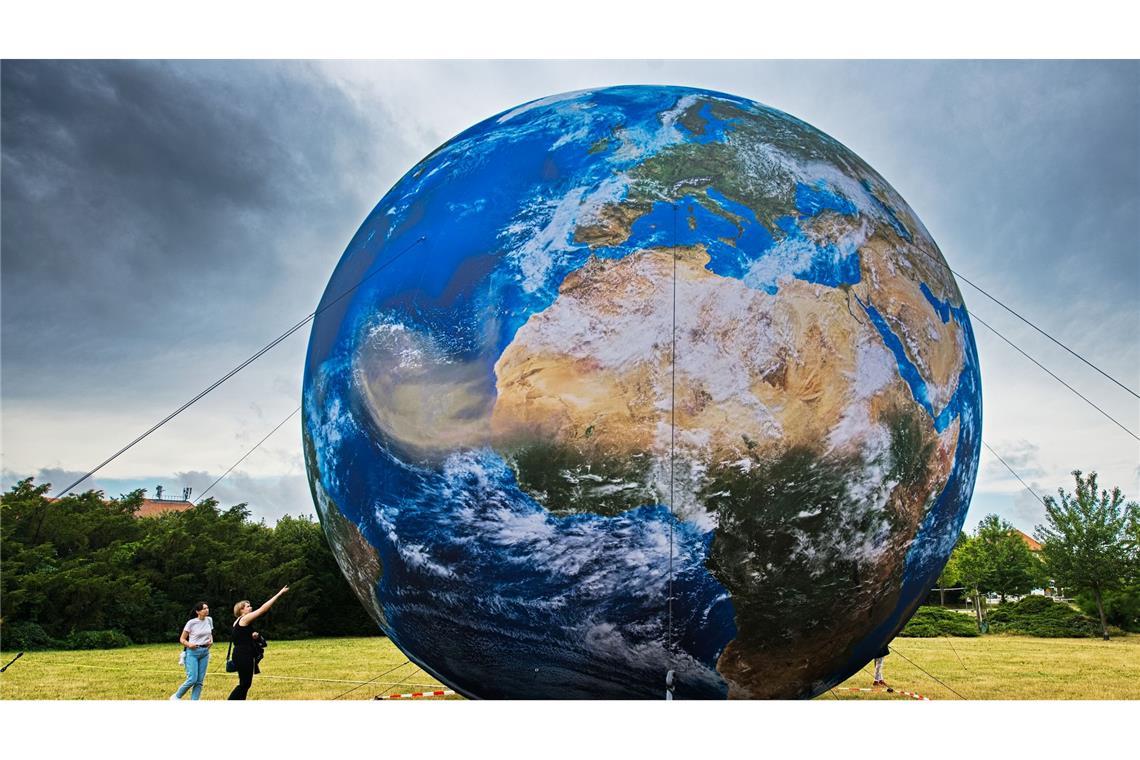 Veränderungen an der Erdoberfläche und in der Atmosphäre beeinflussen die Erdrotation. (Archivbild)