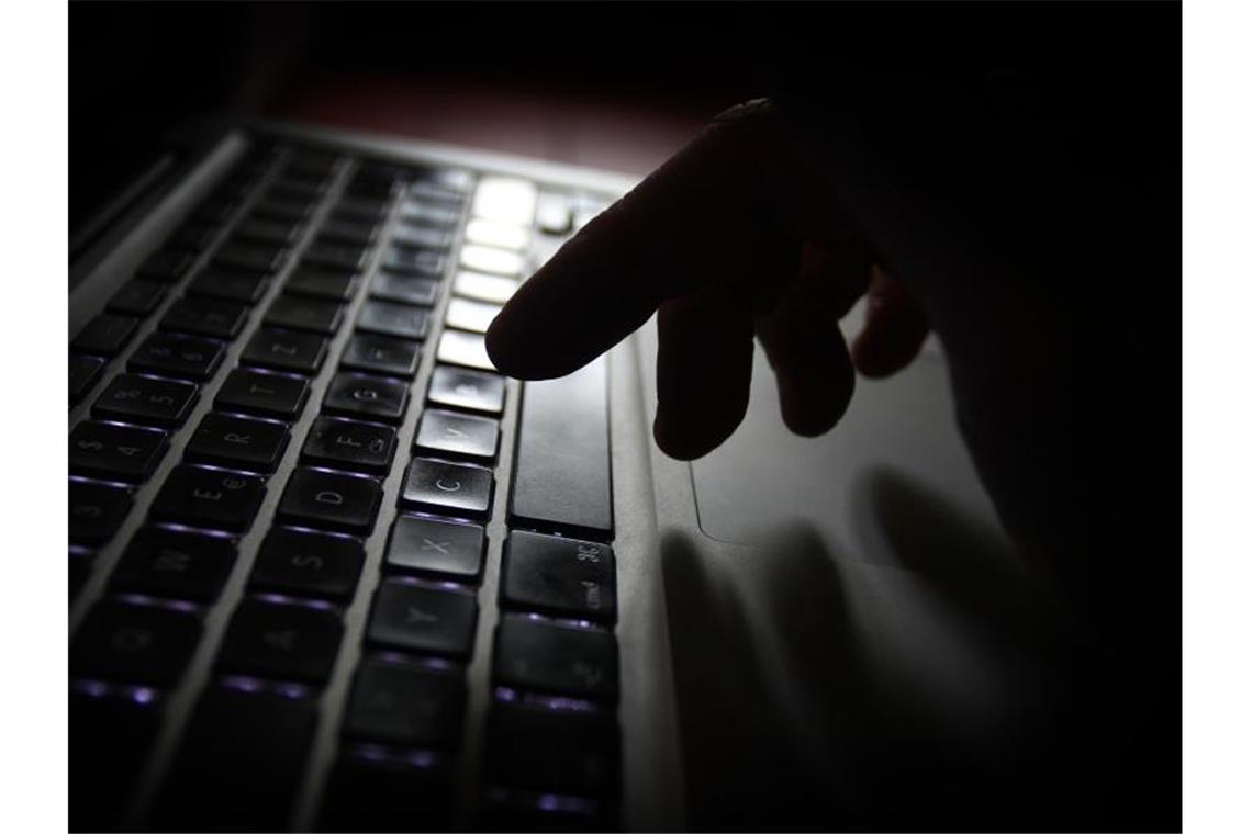 Verbraucherschützer warnen vor dubiosen Streaming-Portalen Verbraucherschützer in Deutschland warnen vor dubiosen Streaming-Portalen, die vermeintlich Kinofilme und TV-Serien anbieten. Foto: Karl-Josef Hildenbrand/dpa