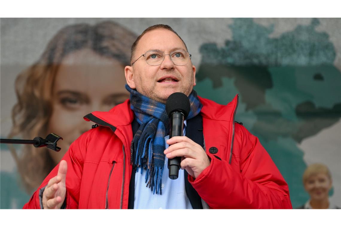 Verdi-Chef Frank Werneke macht vor Beschäftigten noch einmal Druck.