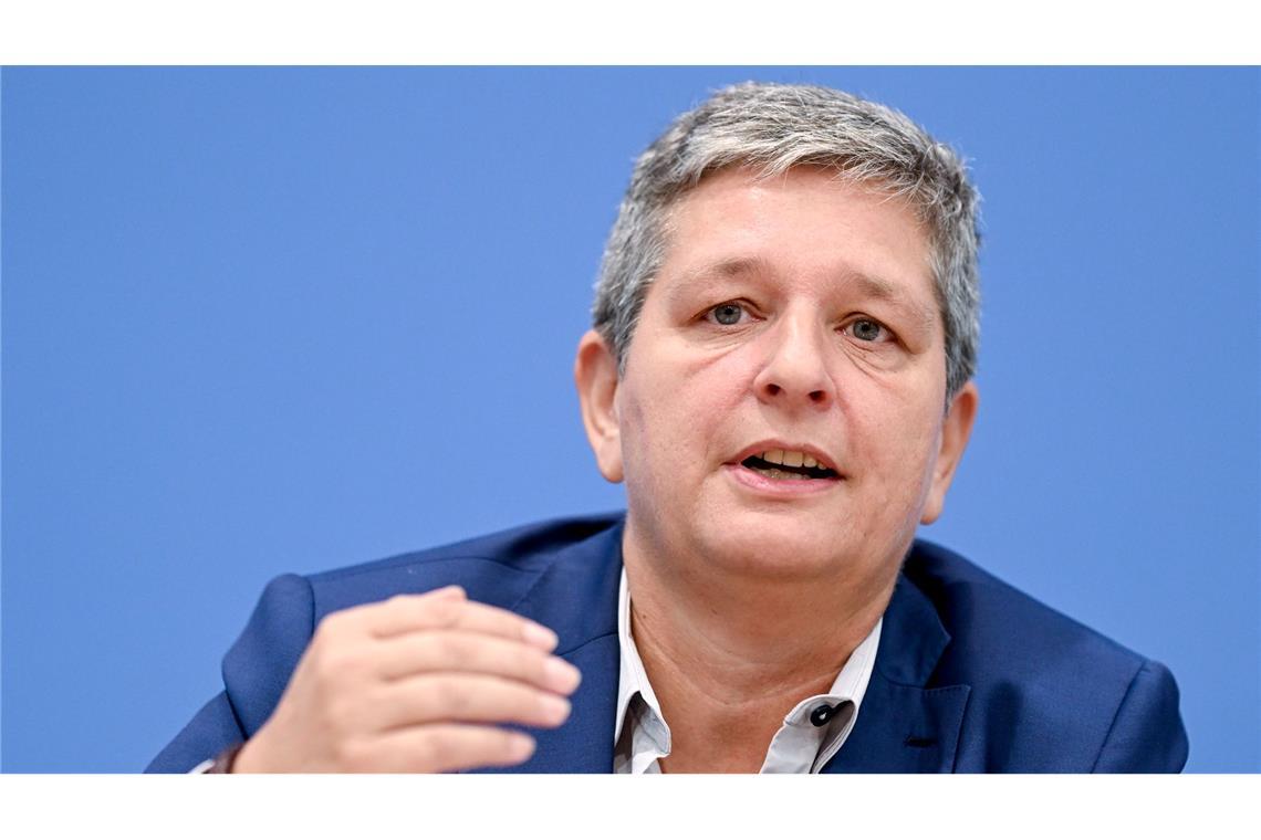 Vereine, Stiftungen oder kleinere Betriebe glaubten oft, sie seien zu unbedeutend, um Opfer von Cyberkriminellen zu werden, sagt BSI-Chefin Claudia Plattner. Das sei aber falsch.