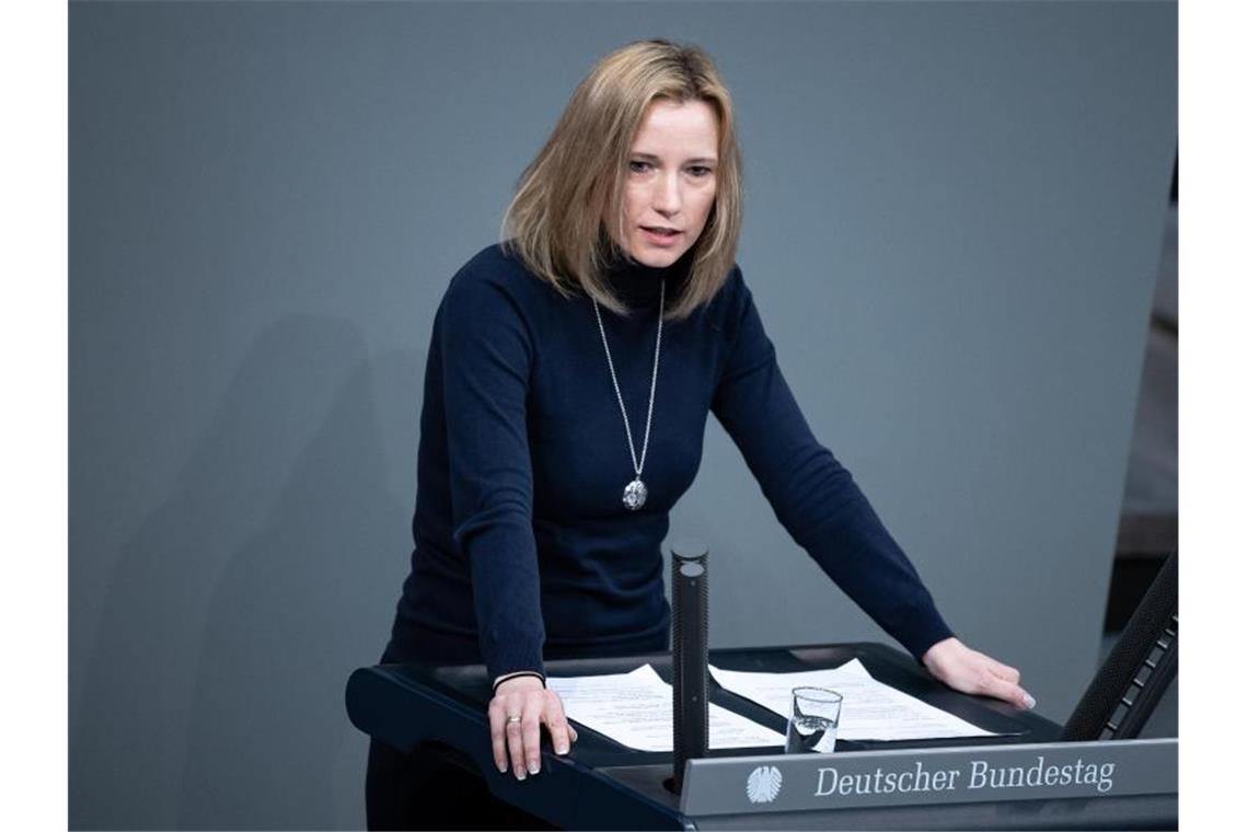 AfD-Abgeordnete zu Austritt: „Flügel“ will Partei übernehmen Verena Hartmann verlässt die AfD-Bundestagsfraktion und die Partei. Foto: Bernd von Jutrczenka/dpa