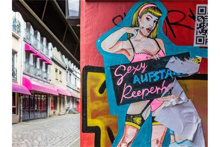 Vergangenes Jahr war die Herbertstrasse in Hamburg teils menschenleer. Viele Sexarbeitende sind während des Lockdowns in die Illegalität abgewandert - und dort geblieben. Foto: Markus Scholz/dpa
