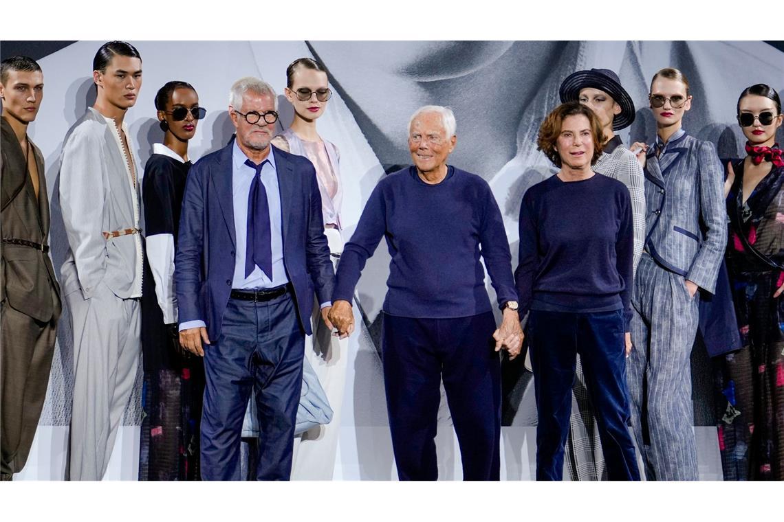 Vergangenes Jahr zeigte sich Armani auf dem Laufsteg mit Leo Dell'Orco und seiner Nichte Roberta. (Archivbild)