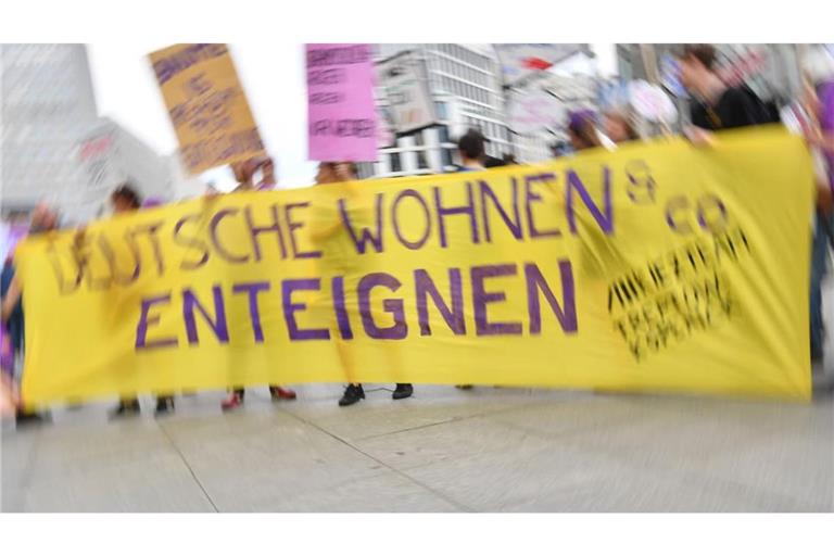 Vergesellschaftung von Wohnraum: Die Mehrheit der Berliner hat dafür gestimmt. Aber würde es nun konkret, wären noch maximal 150.000 Wohnungen betroffen, das Land Berlin müsste 16 Milliarden Euro aufbringen und mehr Wohnraum gäbe es trotzdem nicht.