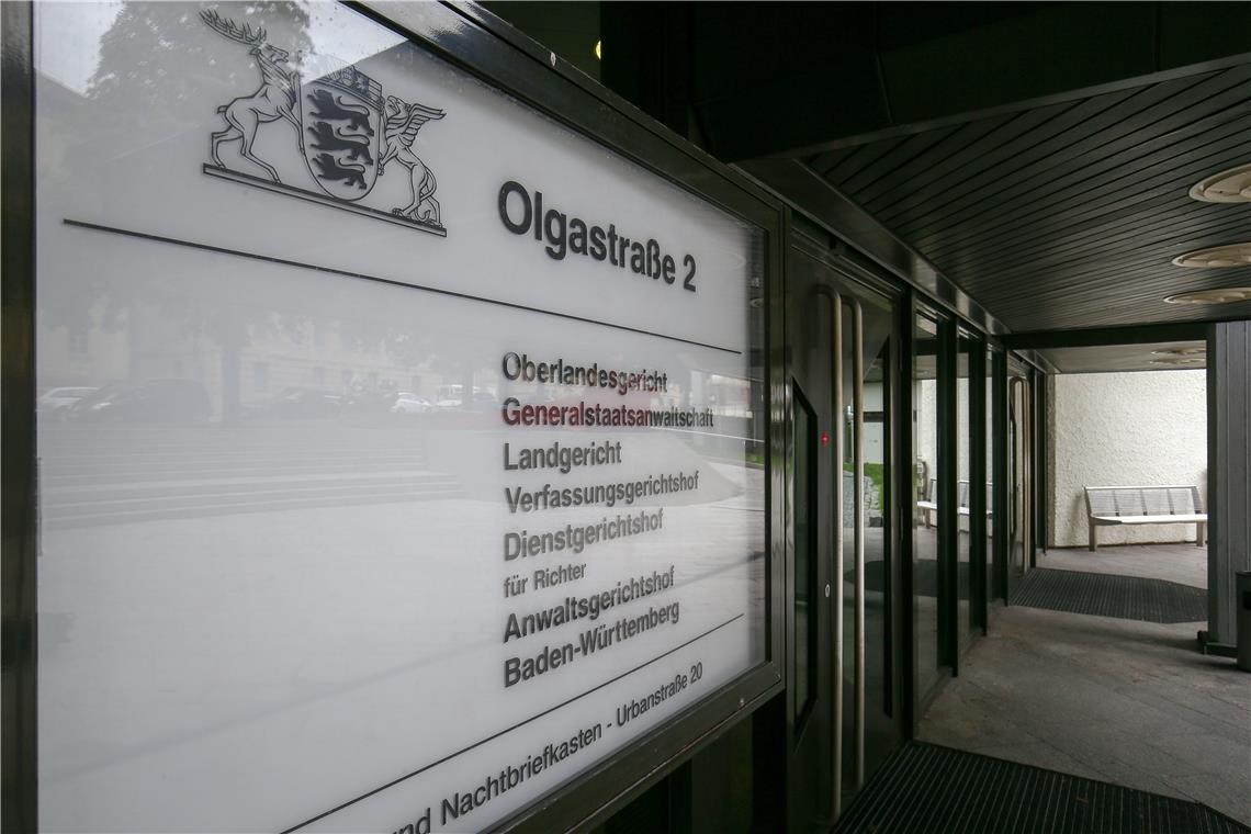 Prozess um versuchten Mord: Angeklagte hat nur die jüngeren Kinder angeschnallt Verhandelt wird am Landgericht Stuttgart. Archivfoto: Alexander Becher
