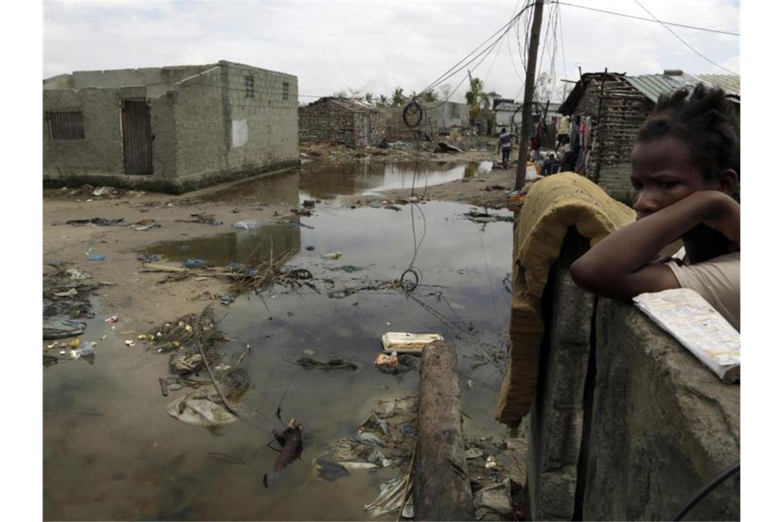 Im südlichen Afrika droht eine Katastrophe Verheerende Spuren des Zyklons „Idai“. Im südlichen Afrika spitzt sich die Versorgungslage zu. Foto: Themba Hadebe/AP/dpa