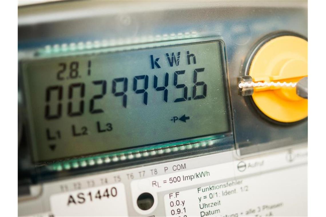 Strompreise steigen weiter - auch bei großen Versorgern Verivox zufolge sind bei der neuen Preisrunde nun auch die großen Stromversorger wie Eon und Innogy dabei. Foto: Patrick Pleul/dpa-Zentralbild/dpa