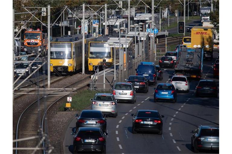 Verkehr in Stuttgart. Foto: Marijan Murat/dpa/Archivbild