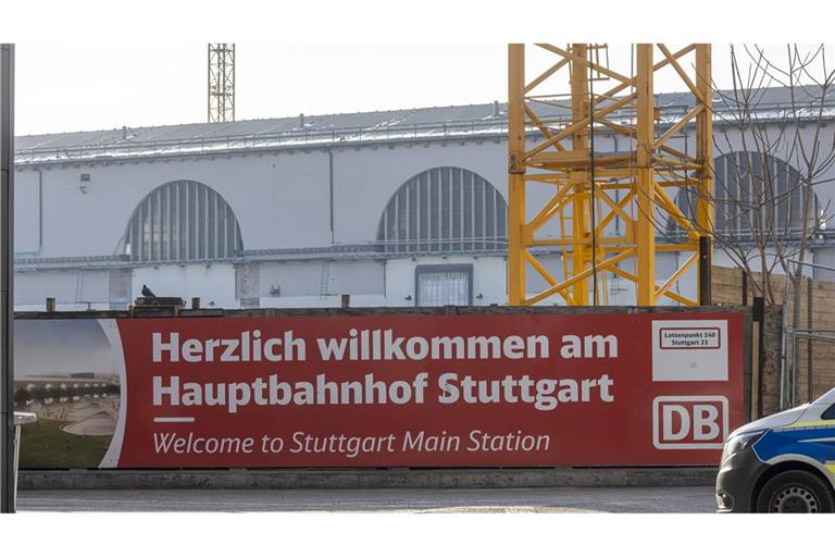 Ein kleiner Kriminalfall und demokratische Großbaustellen Verkehr und Mobilität sind die großen Themen des neuen Stücks im Renitenztheater. (Archivbild)