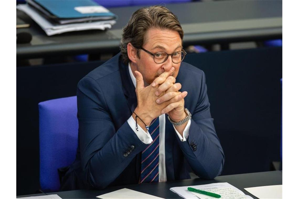 Gescheiterte Pkw-Maut kostete inzwischen 76,7 Millionen Euro Verkehrsminister Andreas Scheuer steht unter Druck, weil er die Verträge zur Kontrolle und Erhebung der Maut Ende 2018 abschloss, bevor Rechtssicherheit bestand. Foto: Lisa Ducret/dpa/Archiv