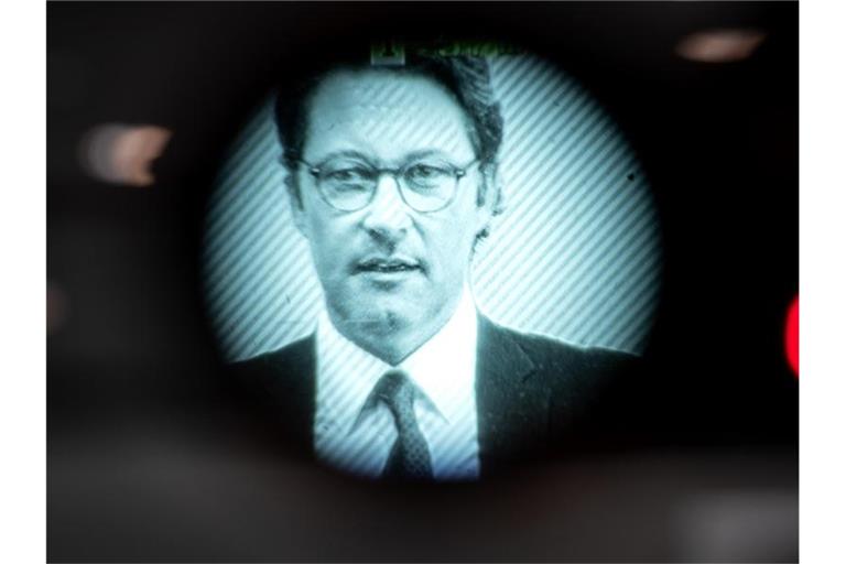 Verkehrsminister Scheuer steht unter Druck, weil er die Verträge zur Erhebung und Kontrolle der Maut mit Betreibern geschlossen hatte, bevor endgültige Rechtssicherheit bestand. Foto: Sina Schuldt/dpa