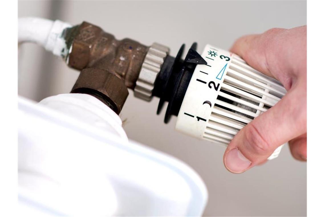 Vermieter sollen 50 Prozent der CO2-Preis-Kosten tragen Vermieter sollen künftig die Hälfte der Kosten für den seit 1. Januar geltenden CO2-Preis auf Öl und Gas tragen. Foto: Hauke-Christian Dittrich/dpa