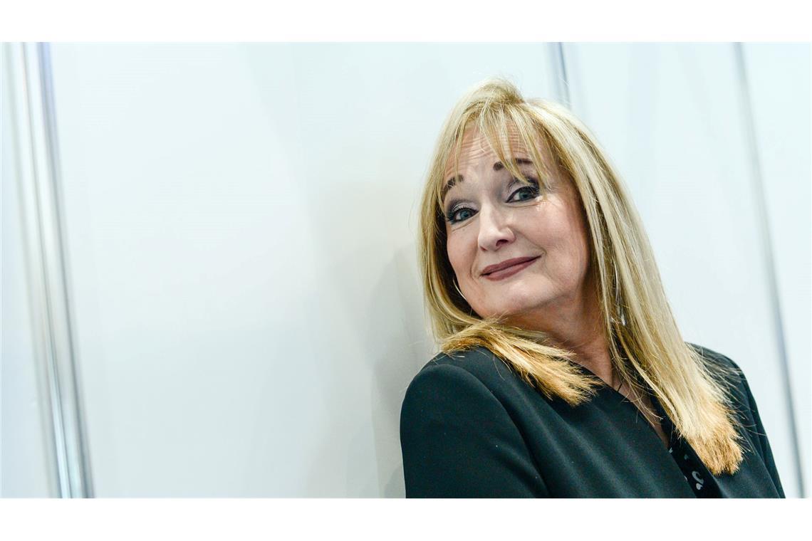 Veronika Fischer sagt Abschiedstournee ab - Stimmprobleme Veronika Fischer (74) hat ihre Abschiedstournee von der großen Bühne aus gesundheitlichen Gründen abgesagt. (Archivbild)