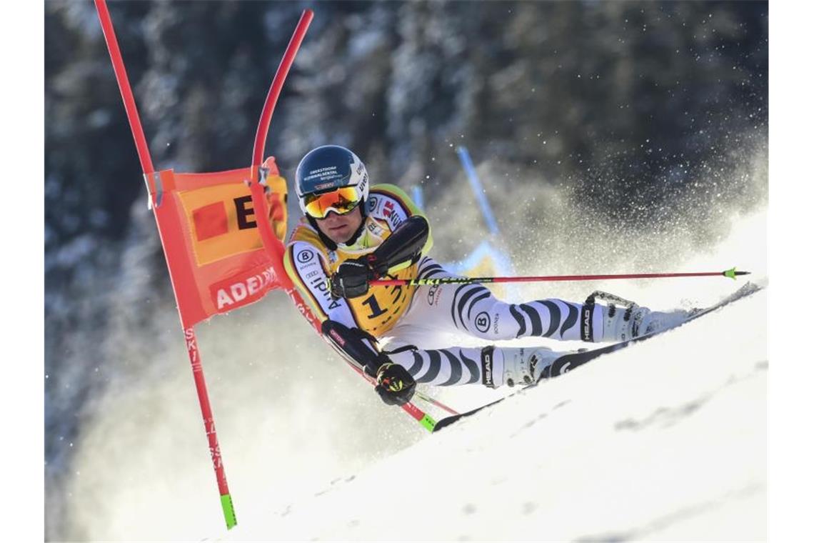 Verpasste in Adelboden die Top-20: Alexander Schmid. Foto: Marco Tacca/AP/dpa