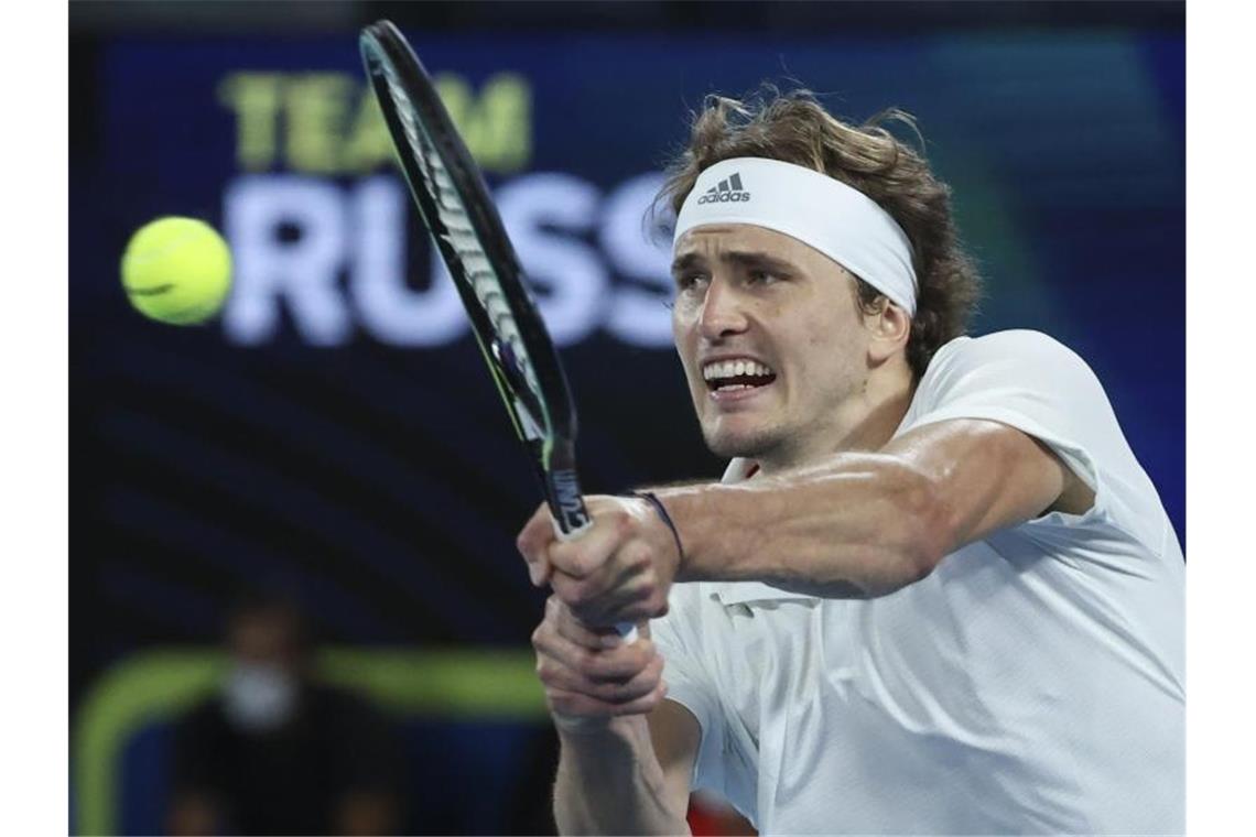 Sorgen um Zverev bei ATP Cup - Kerber trotz Aus zufrieden Verpasste mit Deutschlands den Finaleinzug beim ATP Cup: Alexander Zverev. Foto: Hamish Blair/AP/dpa