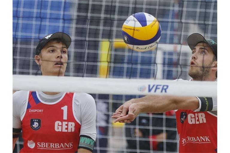 Verpassten in Moskau das EM-Halbfinale: Julius Thole und Clemens Wickler. Foto: Pavel Golovkin/AP