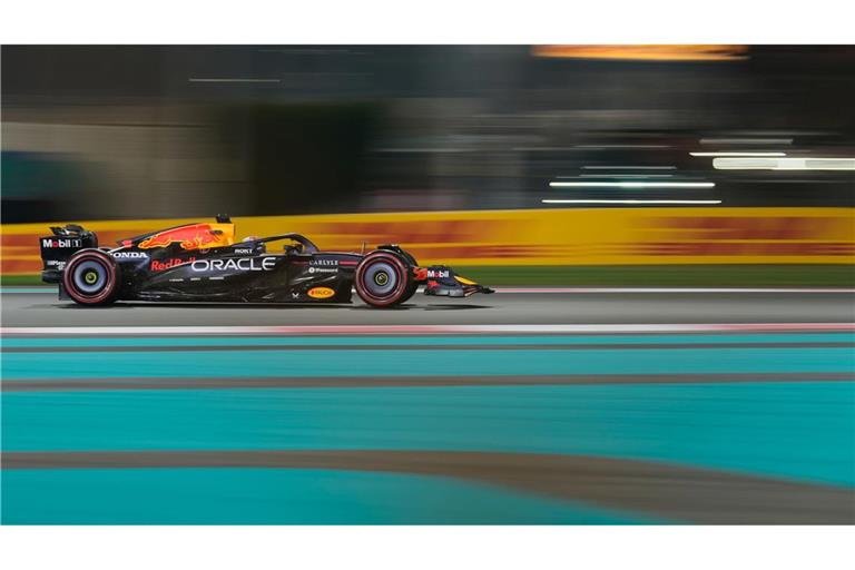 Verstappen versucht alles, um doch noch seinen fünften Titel in Serie zu holen.