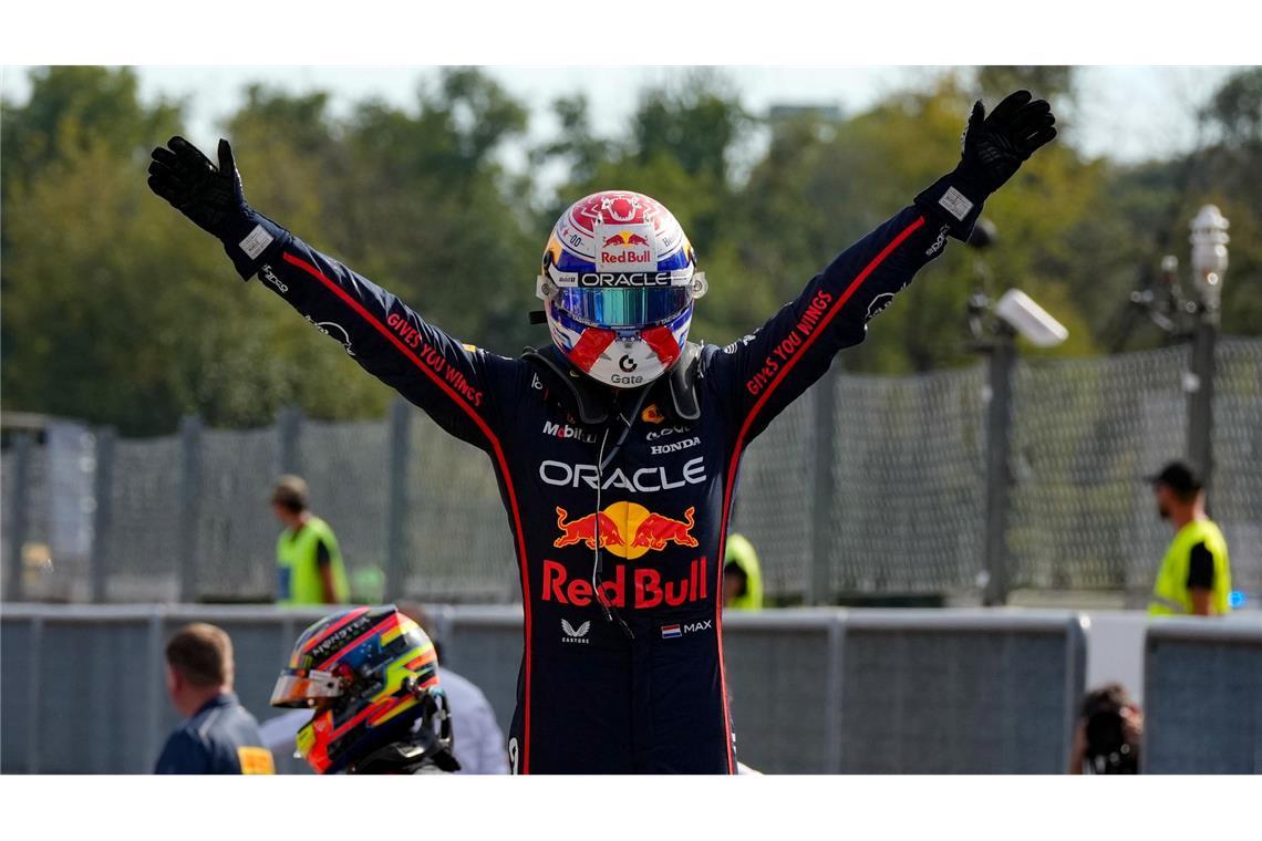 Red Bulls "Wiedergeburt": Verstappen-Jubel im roten Rauch Verstappen war nicht zu bezwingen.