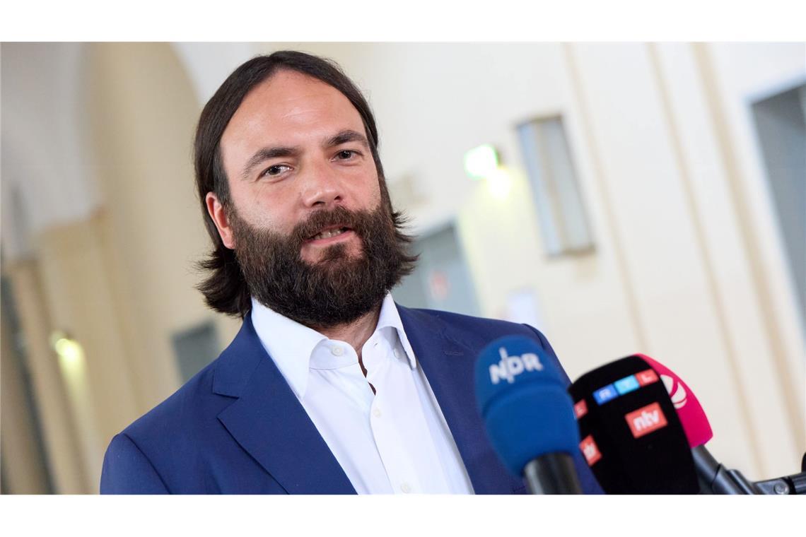 Verteidiger Bott befragte den Ex-Mann seiner Mandantin über viele Stunden.