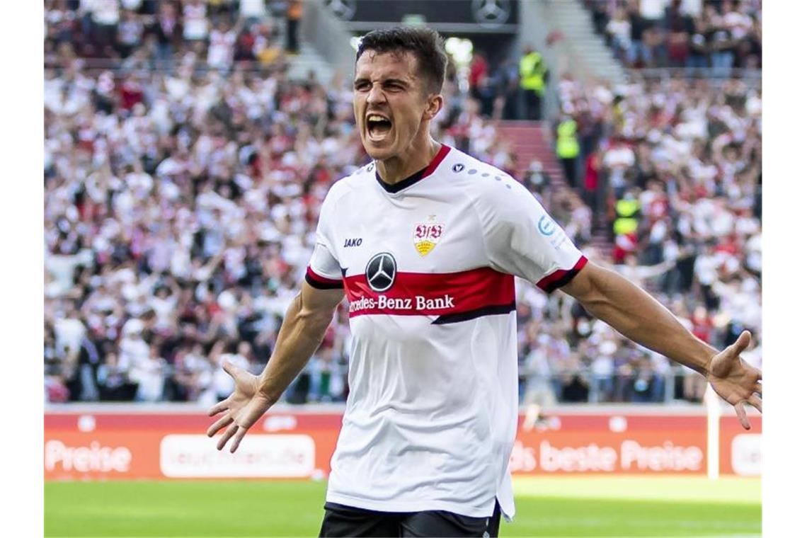 Verkaufen statt kaufen - und die Kruse-Überraschung am Abend Verteidiger Marc Oliver Kempf ist bereits ein halbes Jahr vor Vertragsende vom VfB Stuttgart zu Hertha BSC gewechselt. Foto: Tom Weller/dpa