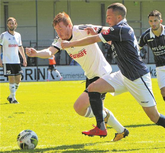 Verteidiger mit Vorwärtsdrang: Patrick Choroba (links) verstärkt Großaspach. Foto: Imago