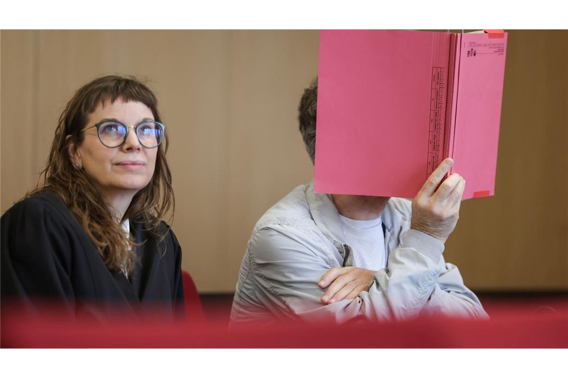 Verteidigerin Piel: "Mein Mandant bestreitet die Vorwürfe"