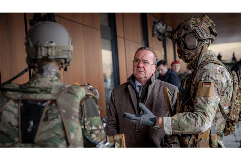 Verteidigungsminister Boris Pistorius (SPD) werden gute Umfragewerte zugeschrieben, aber nicht alle halten ihn für kompetent.