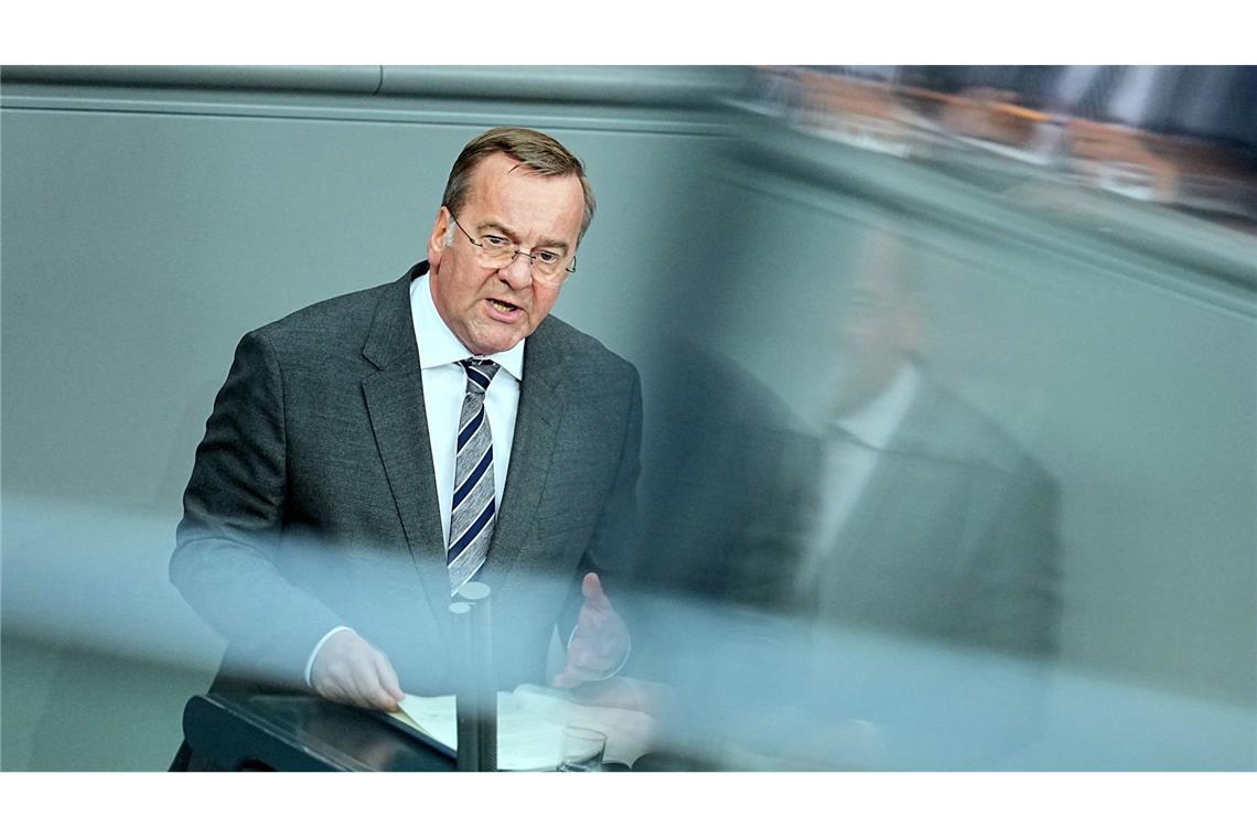 Pistorius: 20 Prozent mehr Einstellungen in der Bundeswehr Verteidigungsminister Pistorius freut sich über ein Einstellungsplus. (Archivbild)