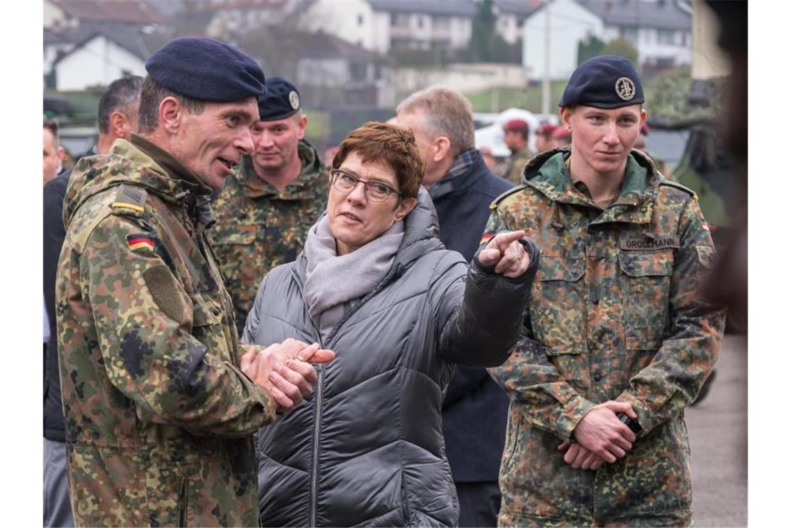 Verteidigungsministerin Annegret Kramp-Karrenbauer (CDU). Foto: Oliver Dietze/dpa
