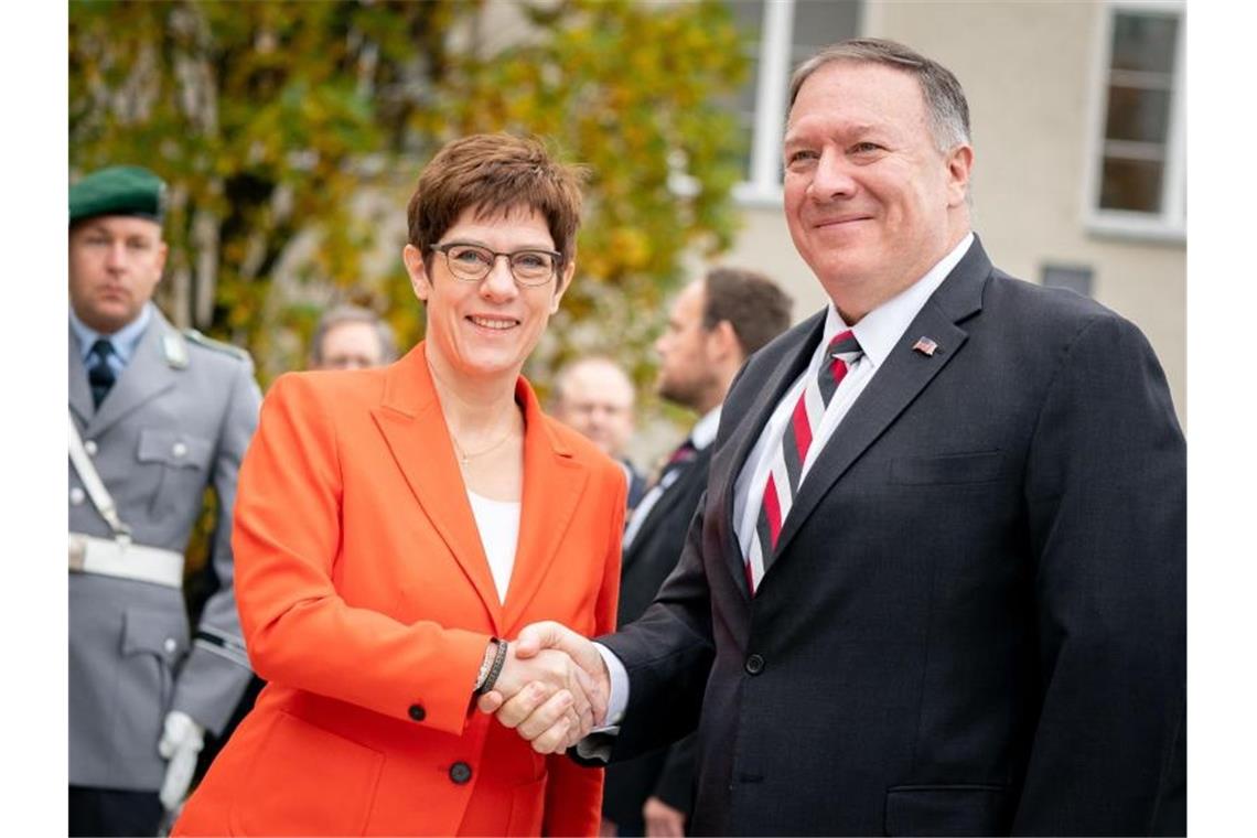 Verteidigungsministerin Kramp-Karrenbauer empfängt US-Außenminister Pompeo in Berlin. Foto: Kay Nietfeld/dpa